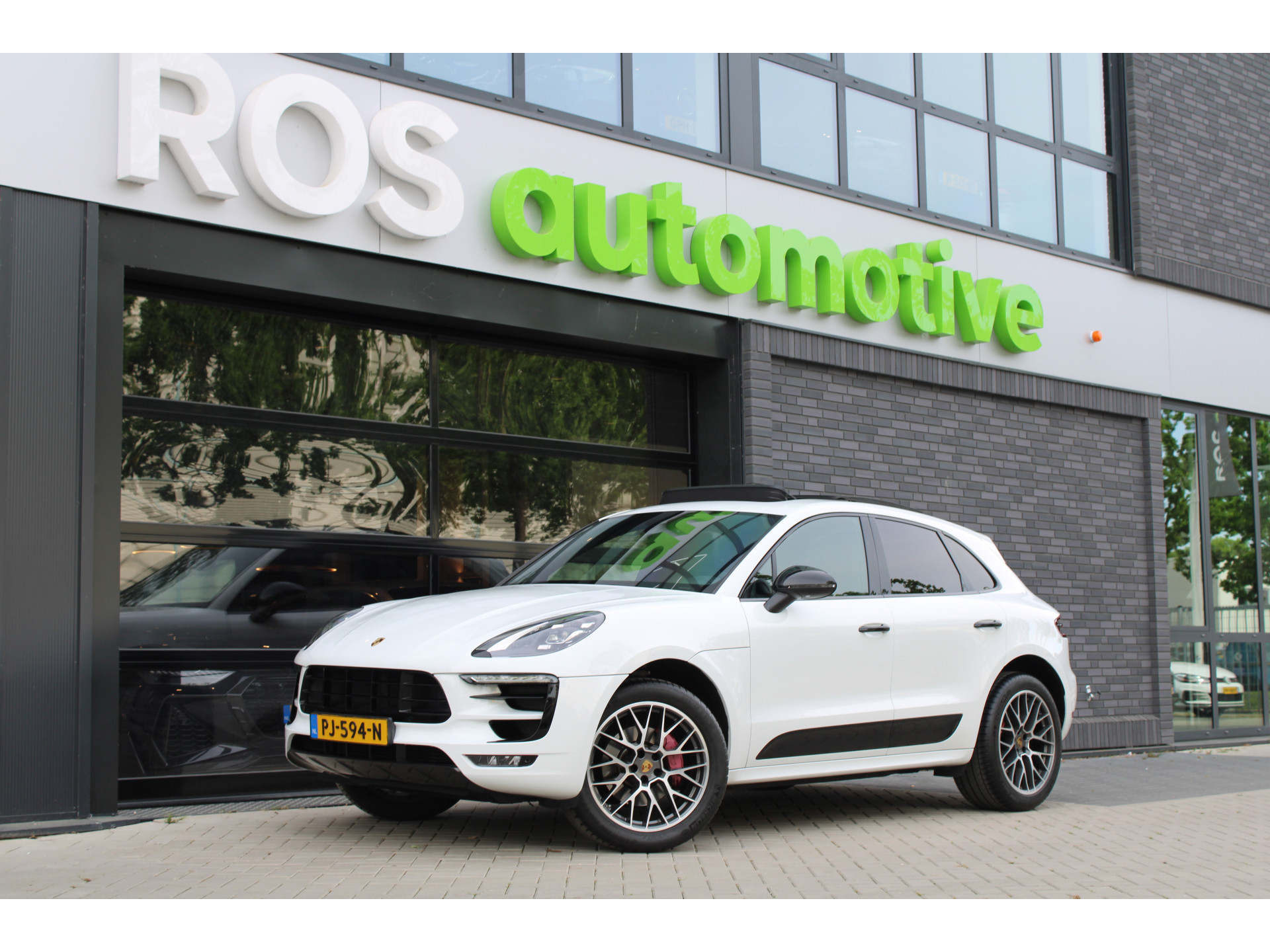Porsche Macan 2.0 44965351-0.jpg | ROS Automotive