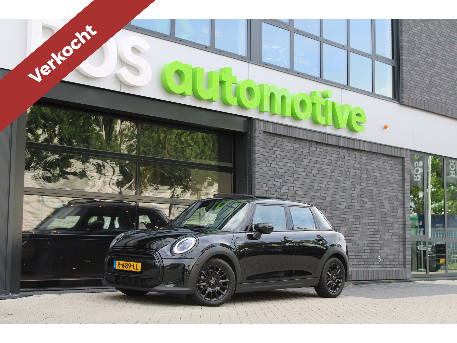 MINI Mini 1.5 Cooper Camden Plus Edition 45990063-0.jpg | ROS Automotive